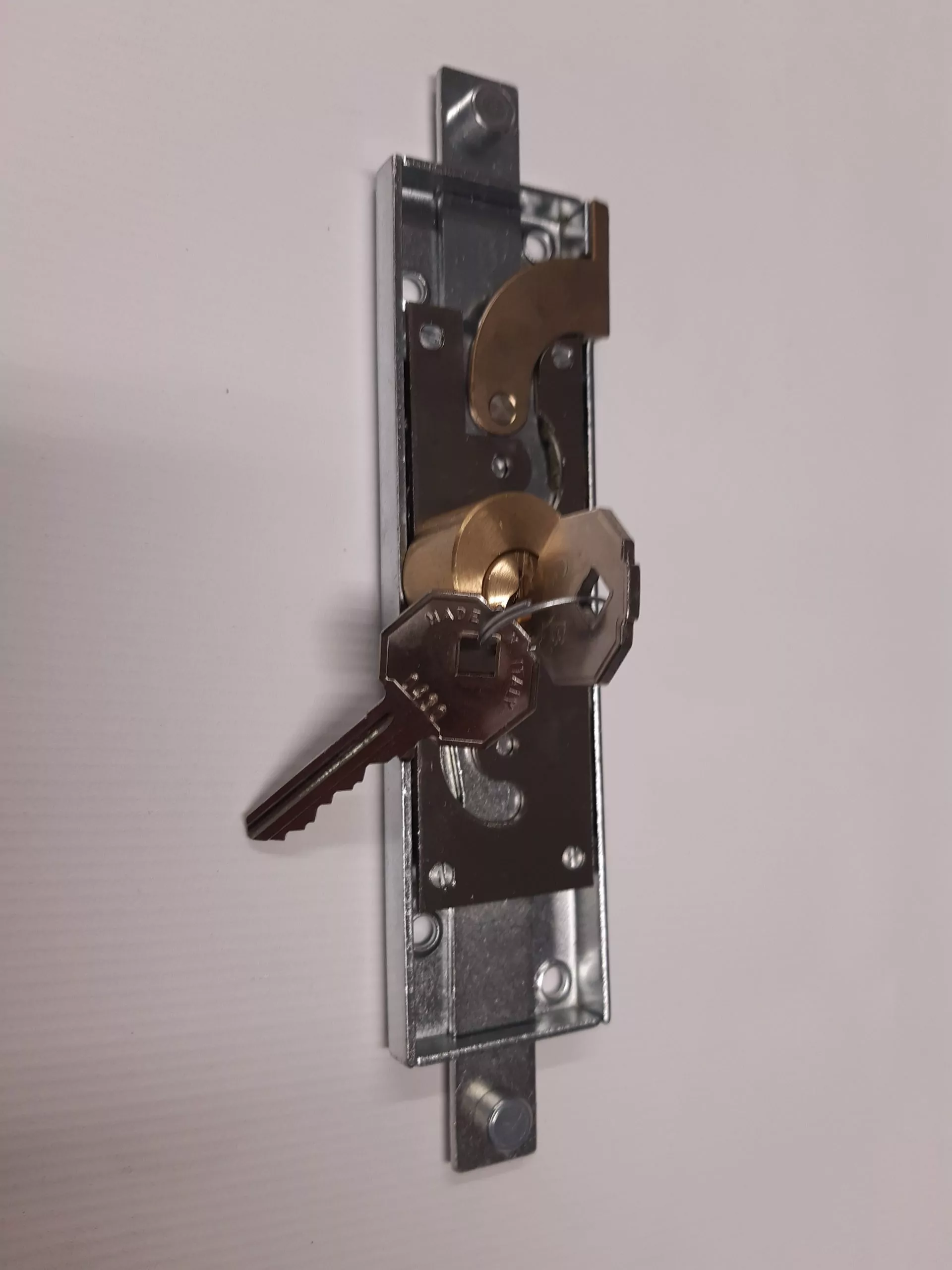 Serrure de volet 3 points – Cylindre rond 25 mm CIB